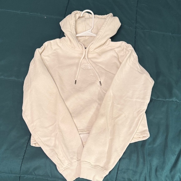 The North Face Off-White Cropped Hoodie - Picture 3 of 4